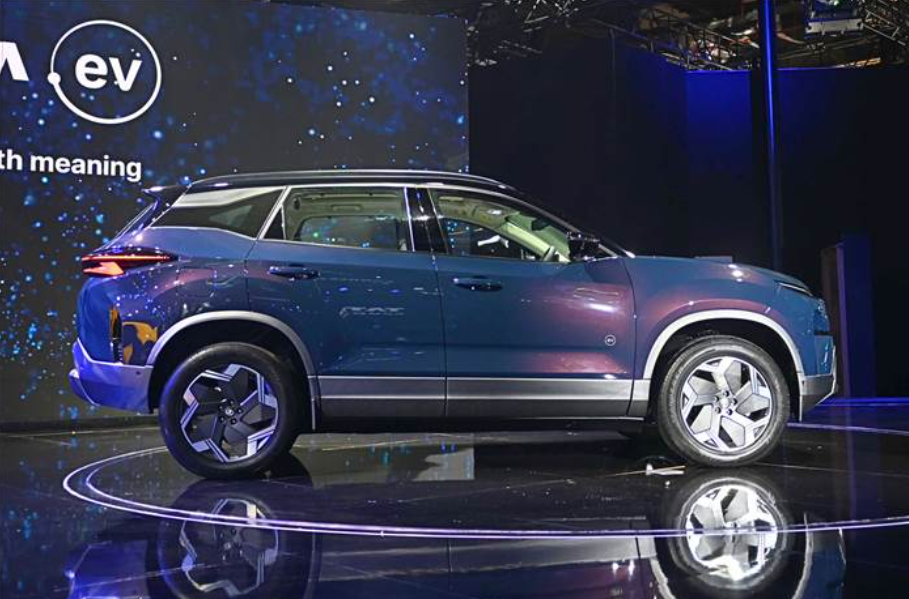 Tata Harrier EV Unveiled: AWD, Stealth Design, and Premium Tech